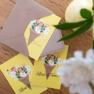 Postal Felices & Forever Cono Floral